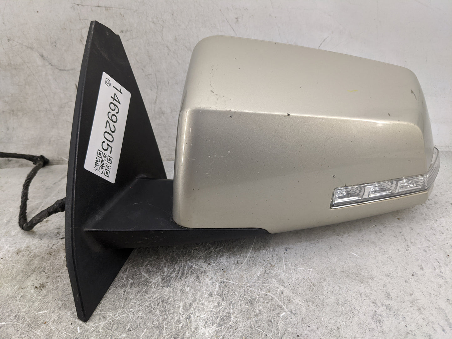2011 Chevrolet Traverse Driver Side View Mirror - Left Door Mirror OEM Used - Oemusedautoparts1.com