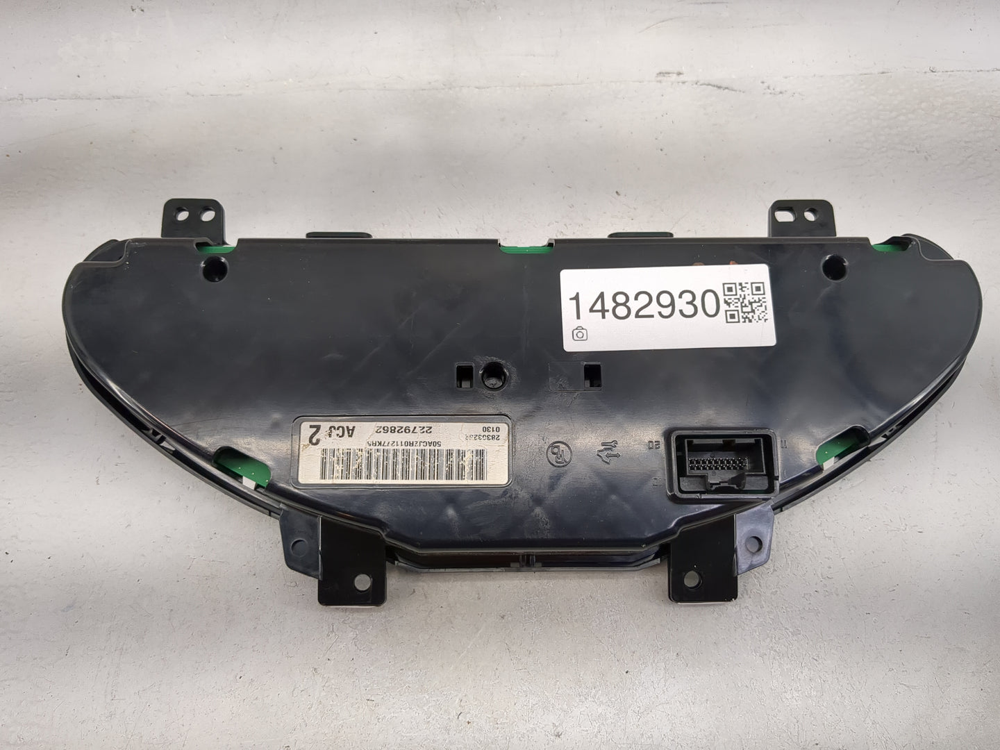 2011 Chevrolet Traverse Instrument Cluster Speedometer Gauges P/N:22792862 28303232, 50ACJ2R011277KR5 Miles: Fits OEM Used A