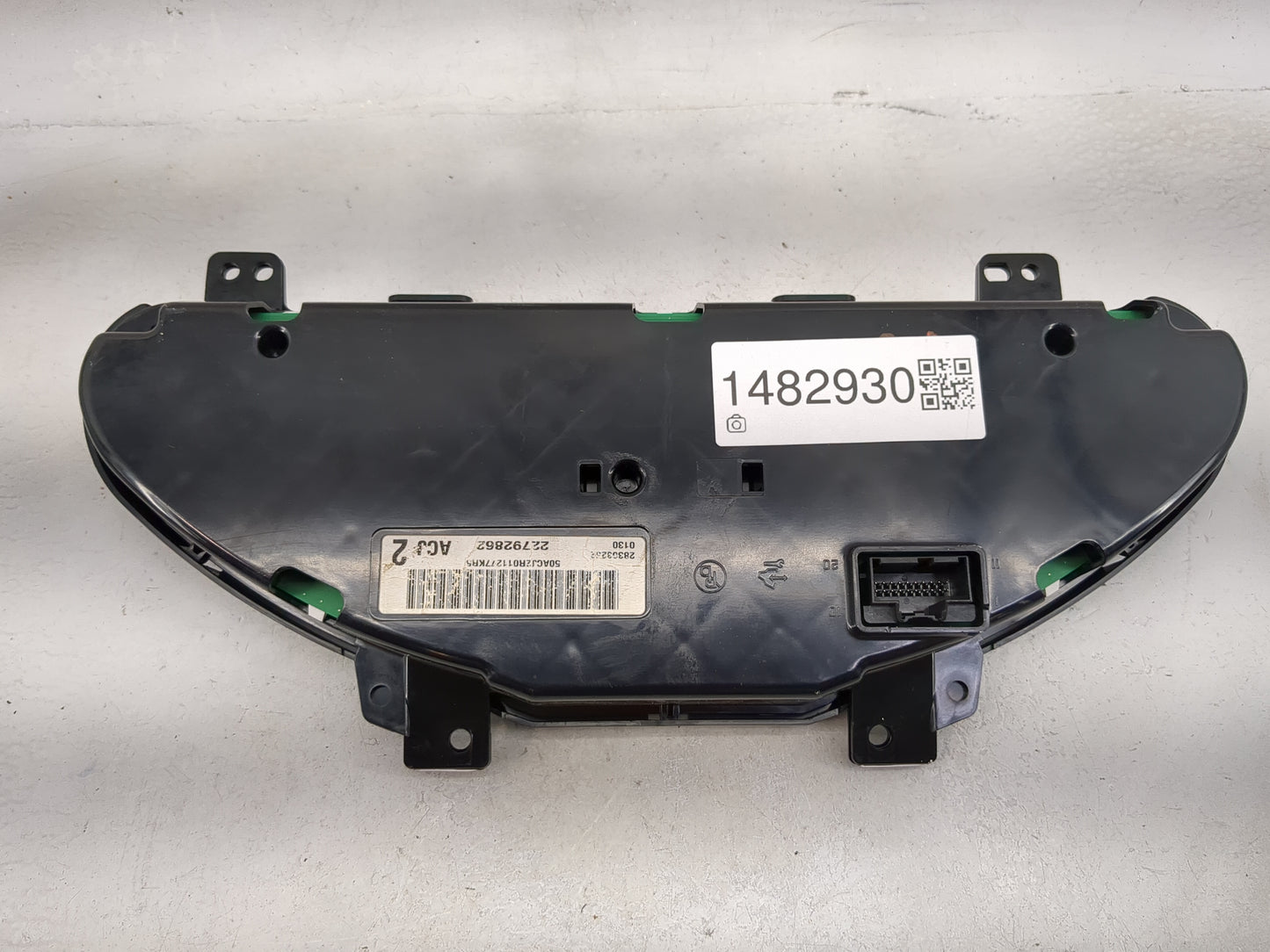 2011 Chevrolet Traverse Instrument Cluster Speedometer Gauges P/N:22792862 28303232, 50ACJ2R011277KR5 Miles: Fits OEM Used A