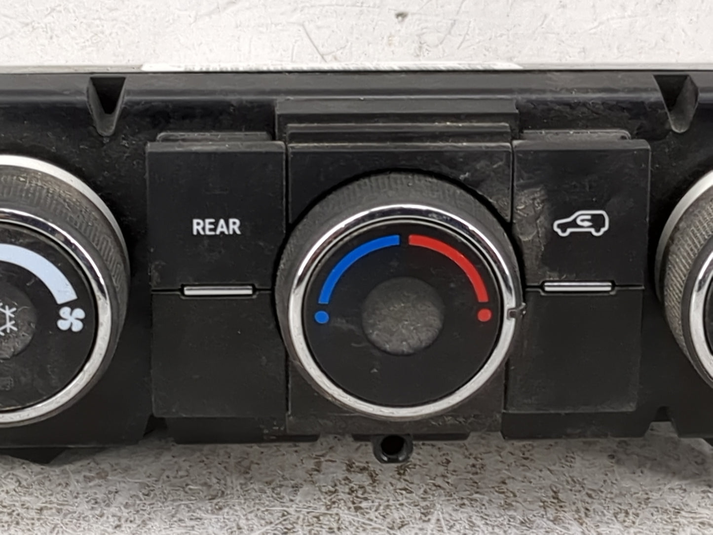 2011 Chevrolet Traverse Climate Control Module Temperature AC/Heater Replacement P/N:20917130 13176 Fits OEM Used Auto Parts