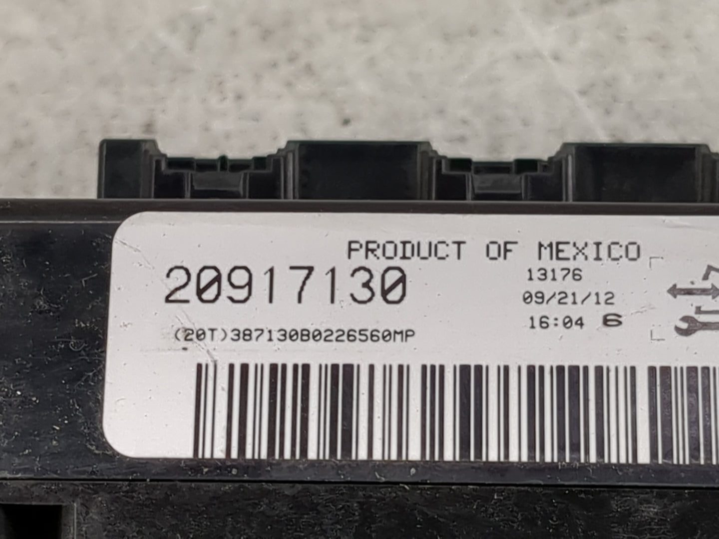 2011 Chevrolet Traverse Climate Control Module Temperature AC/Heater Replacement P/N:20917130 13176 Fits OEM Used Auto Parts
