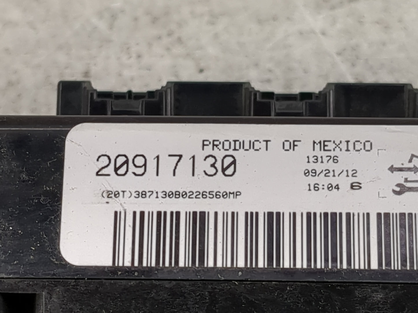 2011 Chevrolet Traverse Climate Control Module Temperature AC/Heater Replacement P/N:20917130 13176 Fits OEM Used Auto Parts