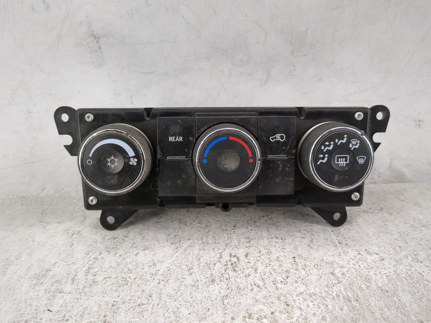 2011 Chevrolet Traverse Climate Control Module Temperature AC/Heater Replacement P/N:20917130 Fits OEM Used Auto Parts - Oem