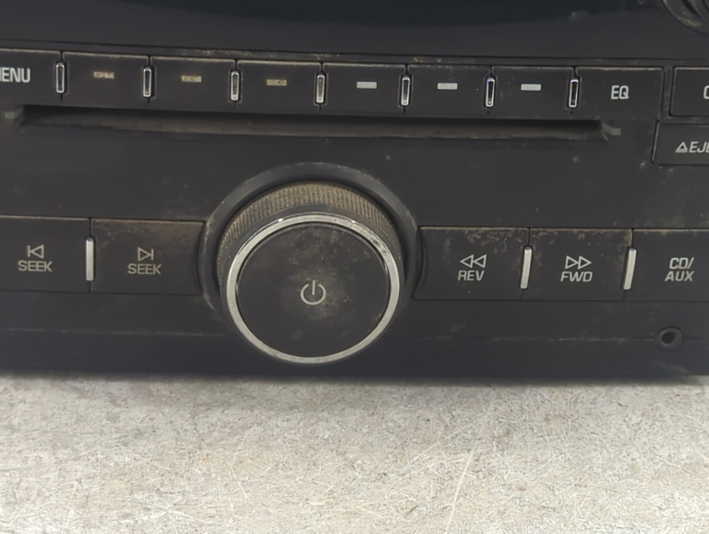 2011 Chevrolet Traverse Radio AM FM Cd Player Receiver Replacement P/N:20935116 28256336 Fits OEM Used Auto Parts - Oemuseda