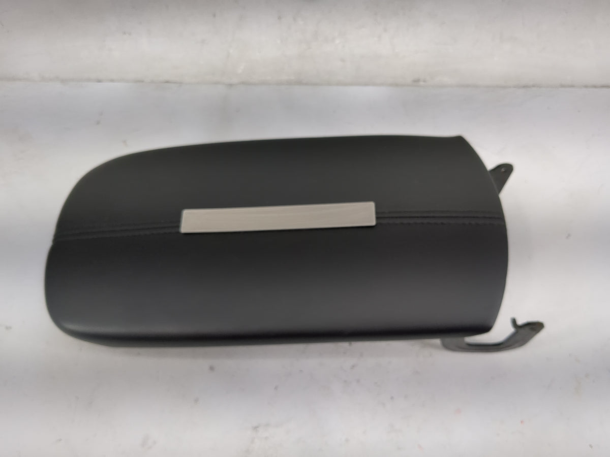 2011 Chevrolet Traverse Center Console Armrest Cover Lid Fits Fits 2007 2008 2009 2010 2012 OEM Used Auto Parts - Oemusedaut