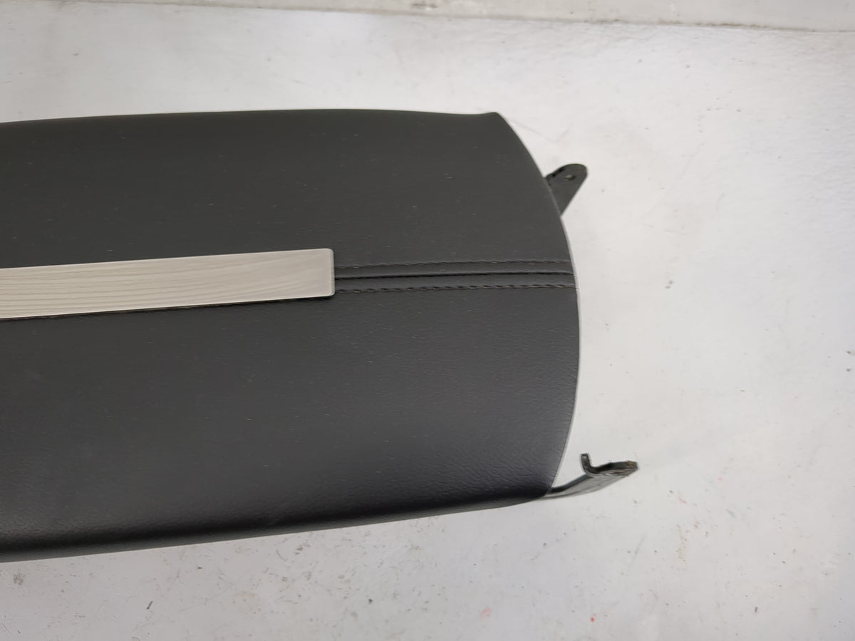 2011 Chevrolet Traverse Center Console Armrest Cover Lid Fits Fits 2007 2008 2009 2010 2012 OEM Used Auto Parts - Oemusedaut