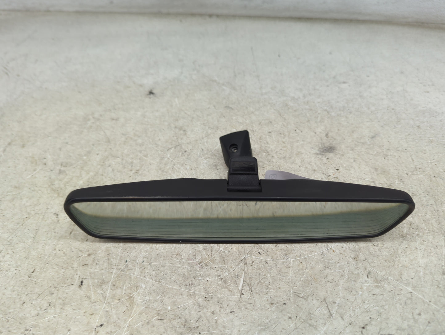 2011 Chevrolet Traverse Interior Rear View Mirror Replacement OEM P/N:E8 011083 E1 02*0001 Fits OEM Used Auto Parts - Oemuse