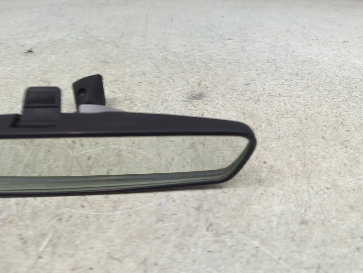 2011 Chevrolet Traverse Interior Rear View Mirror Replacement OEM P/N:E8 011083 E1 02*0001 Fits OEM Used Auto Parts - Oemuse