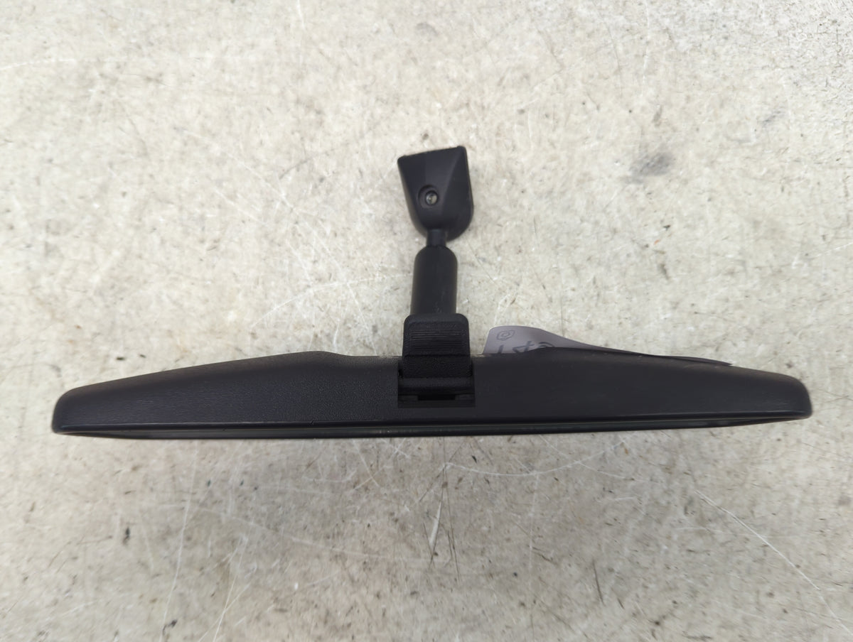 2011 Chevrolet Traverse Interior Rear View Mirror Replacement OEM P/N:E8 011083 E1 02*0001 Fits OEM Used Auto Parts - Oemuse