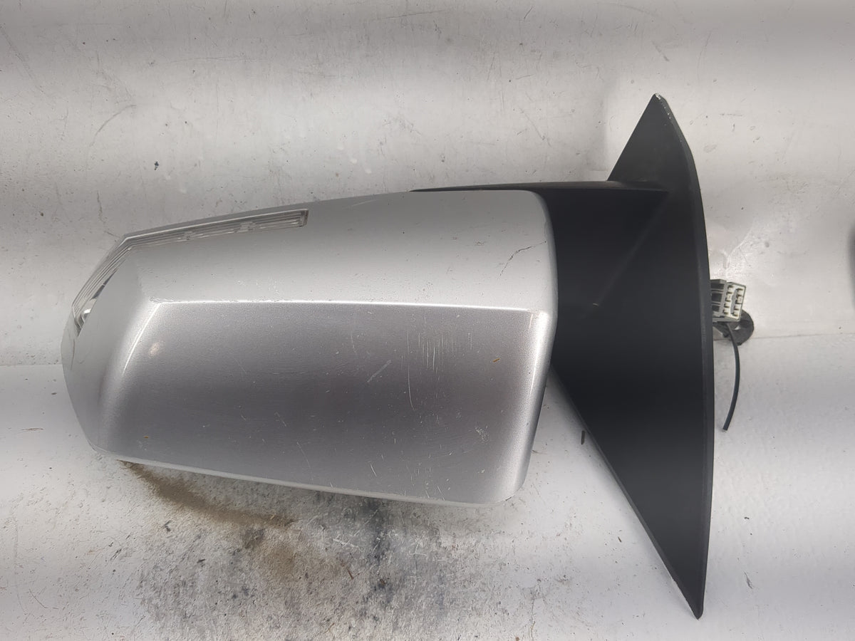 2011 Chevrolet Traverse Driver Side View Mirror - Left Door Mirror OEM Used - Oemusedautoparts1.com