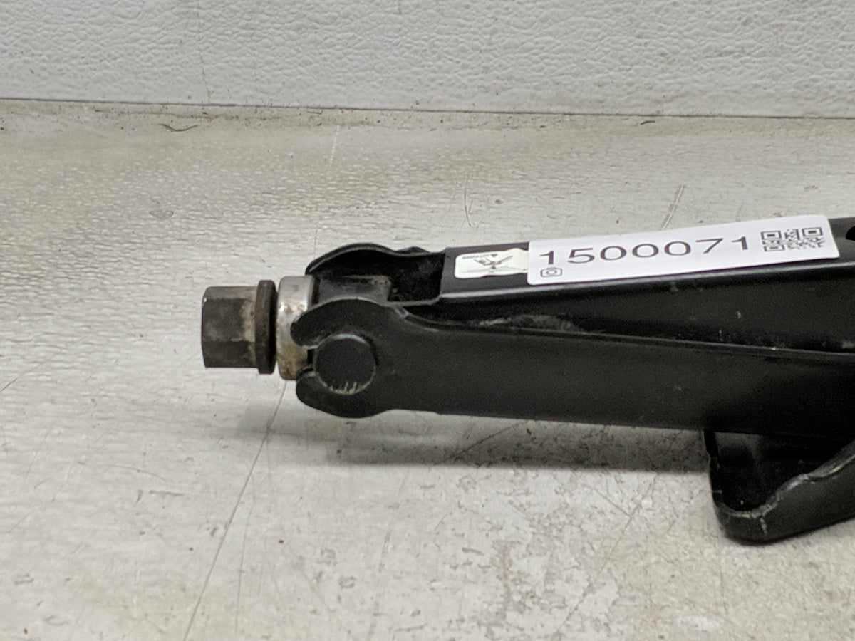 2011 Chevrolet Traverse Spare Scissor Car Jack 1500071 - Oemusedautoparts1.com