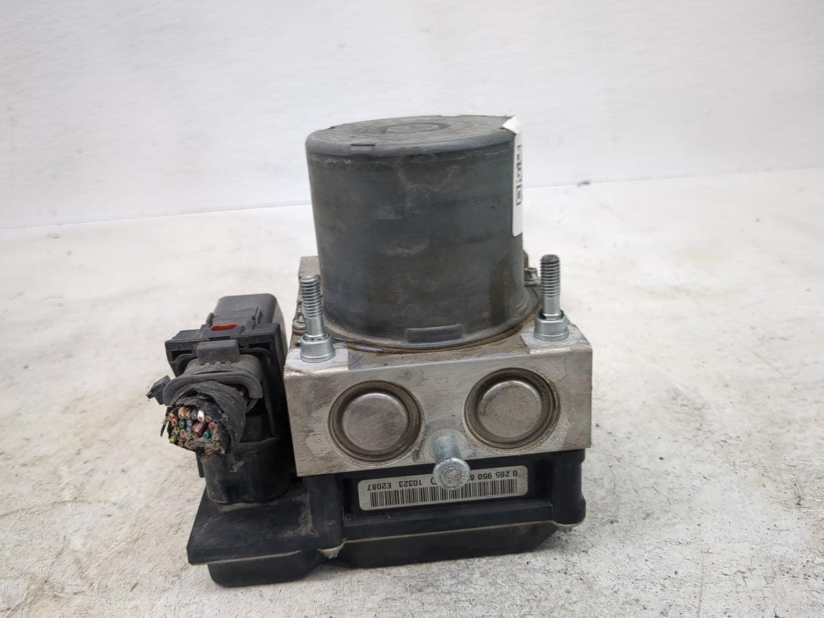 2011 Chevrolet Traverse Anti-Lock Brake ABS Pump Module Actuator OEM P/N:0265950879 0265235403, 25840311, 920315B1082E2087 F
