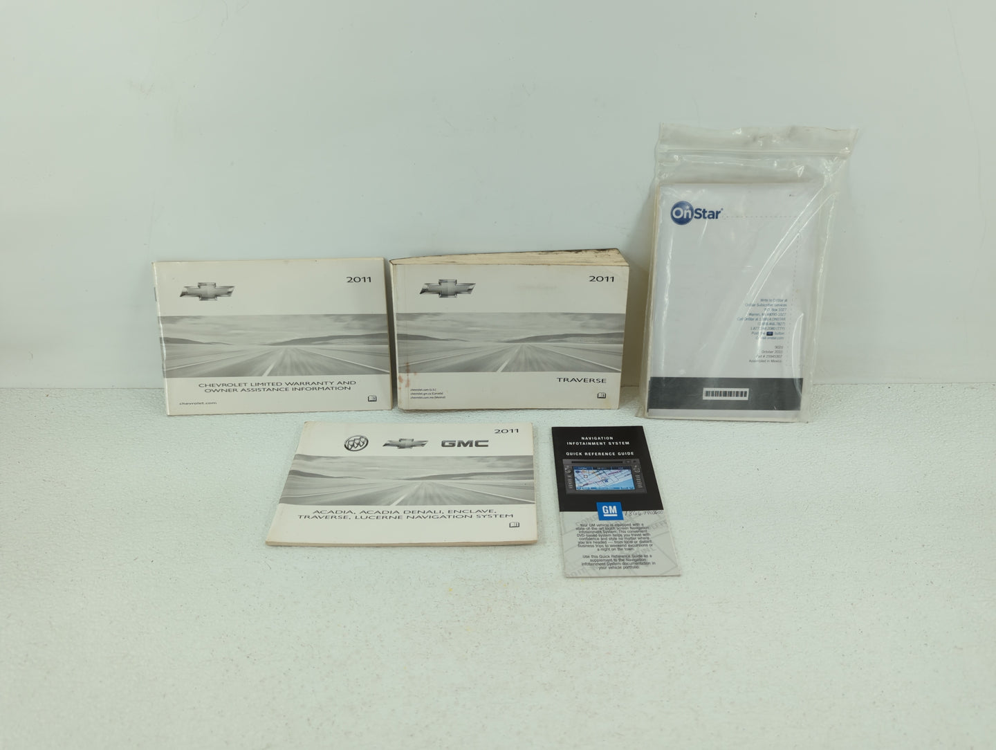 2011 Chevrolet Traverse Owners Manual Book Guide OEM Used Auto Parts - Oemusedautoparts1.com