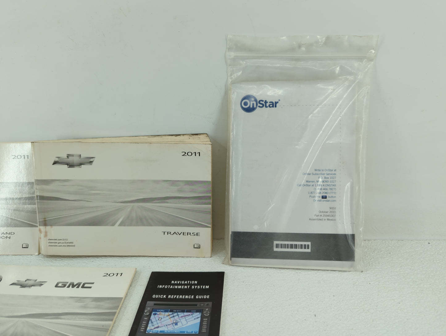 2011 Chevrolet Traverse Owners Manual Book Guide OEM Used Auto Parts - Oemusedautoparts1.com
