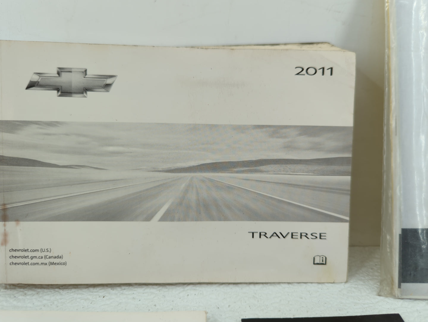2011 Chevrolet Traverse Owners Manual Book Guide OEM Used Auto Parts - Oemusedautoparts1.com