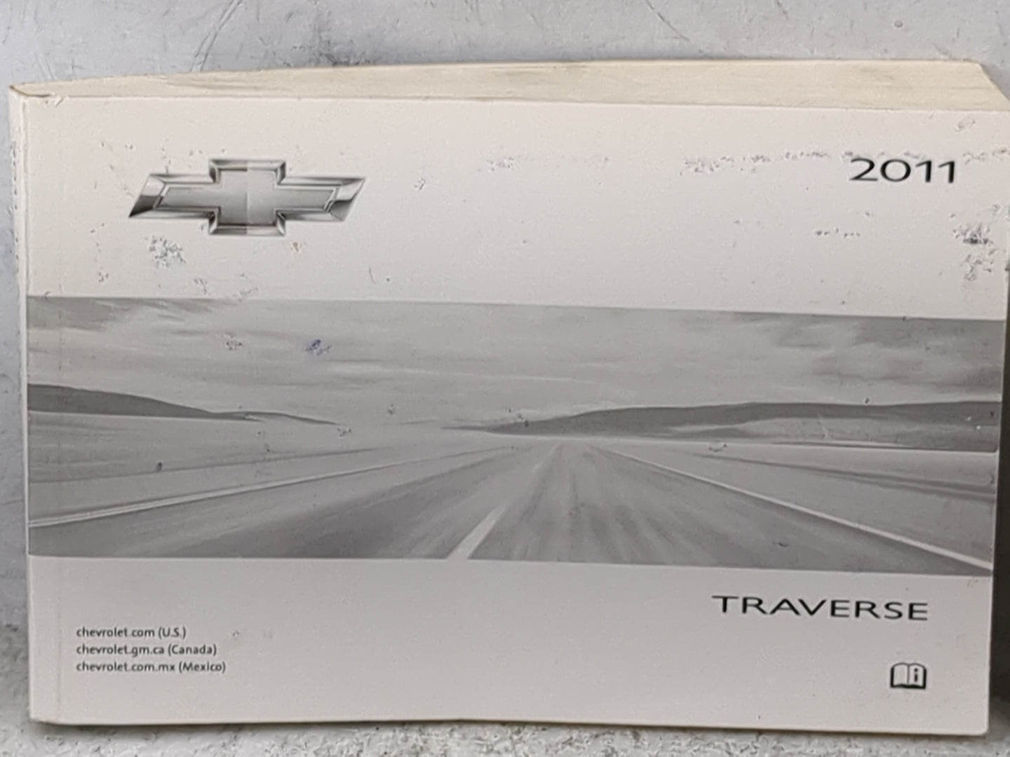 2011 Chevrolet Traverse Owners Manual Book Guide P/N:20759682 25953314 OEM Used Auto Parts - Oemusedautoparts1.com