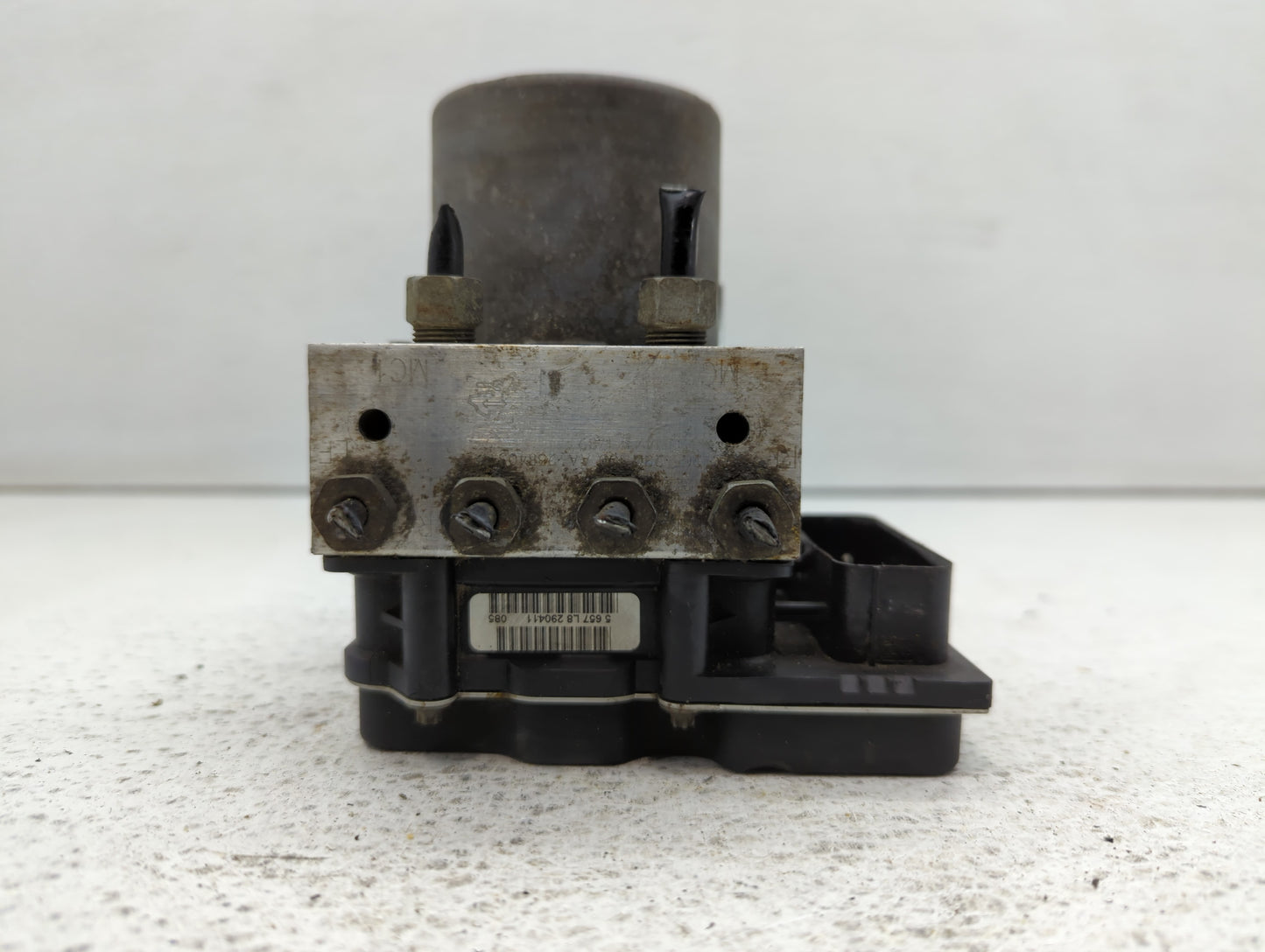 2011 Chevrolet Traverse ABS Pump Control Module Replacement Fits OEM Used Auto Parts - Oemusedautoparts1.com