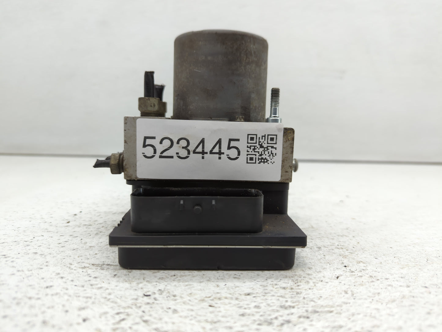 2011 Chevrolet Traverse ABS Pump Control Module Replacement Fits OEM Used Auto Parts - Oemusedautoparts1.com