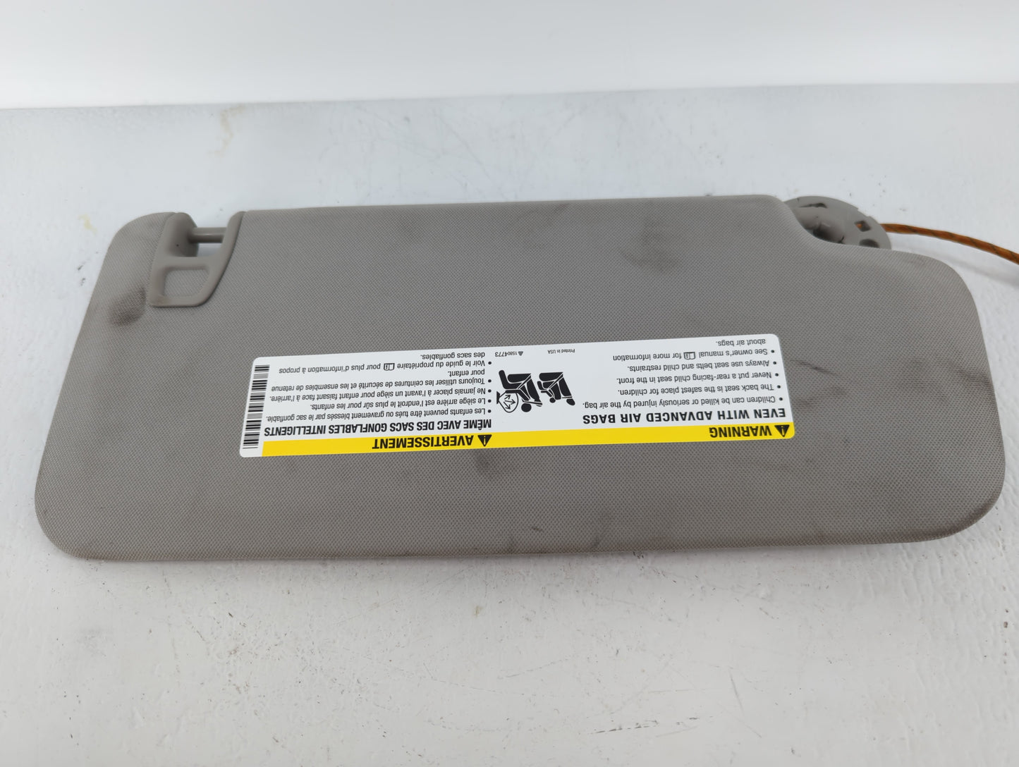 2011 Chevrolet Traverse Sun Visor Shade Replacement Passenger Right Mirror Fits OEM Used Auto Parts - Oemusedautoparts1.com