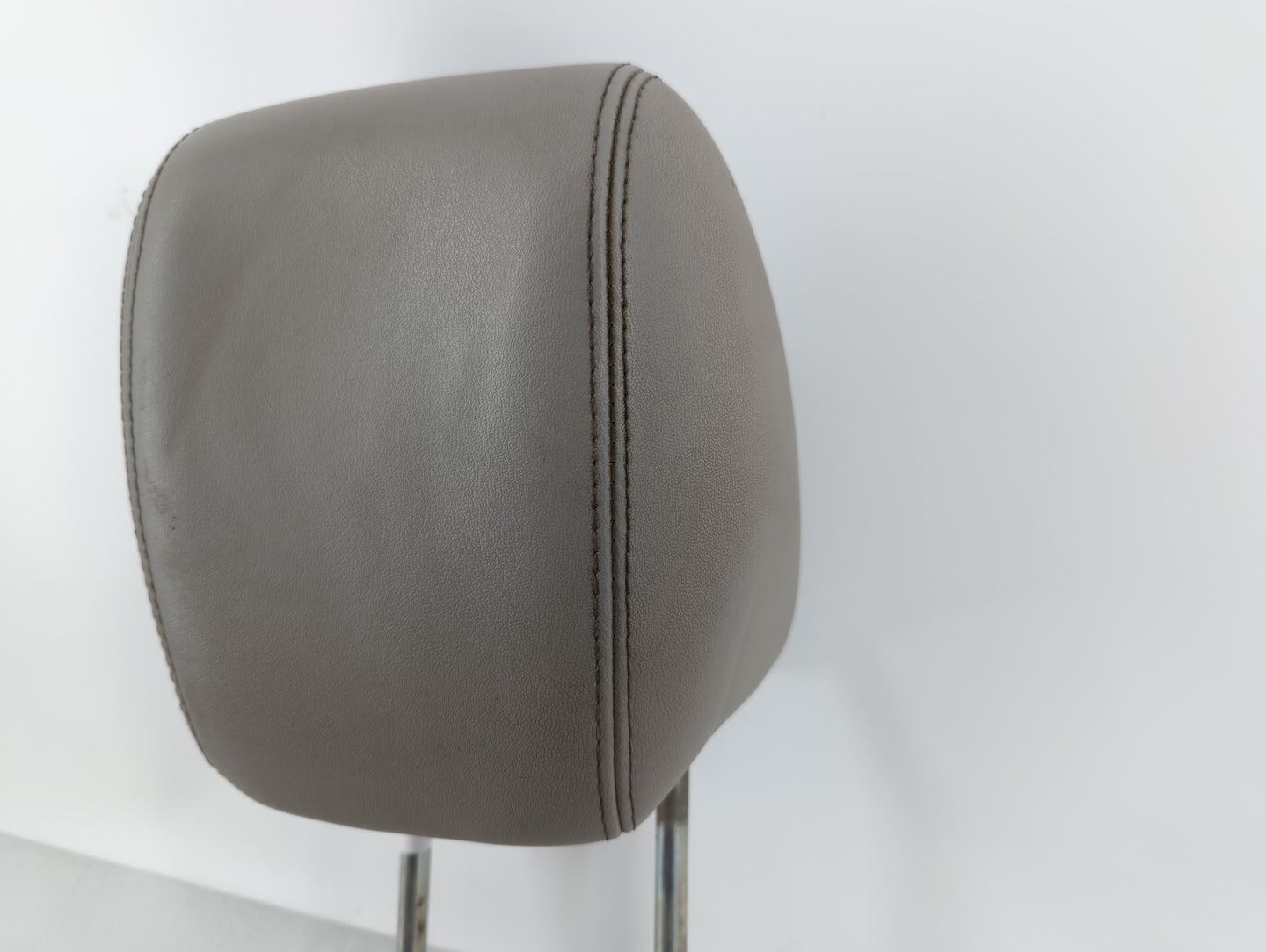 2011 Chevrolet Traverse Headrest Head Rest Front Driver Passenger Seat - Oemusedautoparts1.com