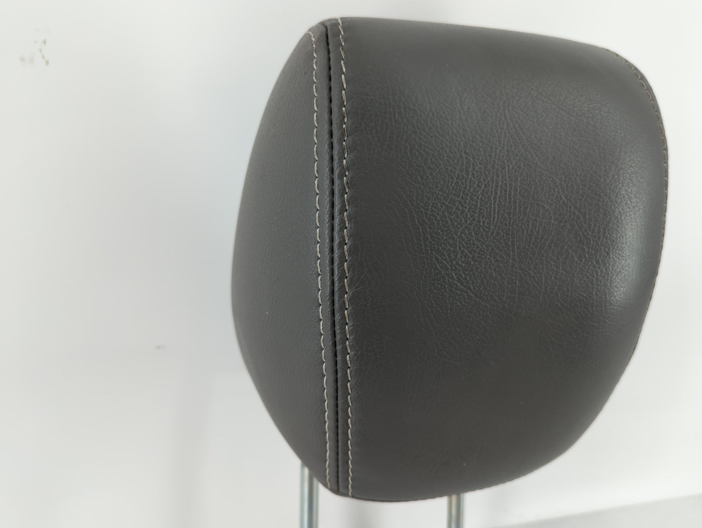 2011 Chevrolet Traverse Headrest Head Rest Front Driver Passenger Seat - Oemusedautoparts1.com