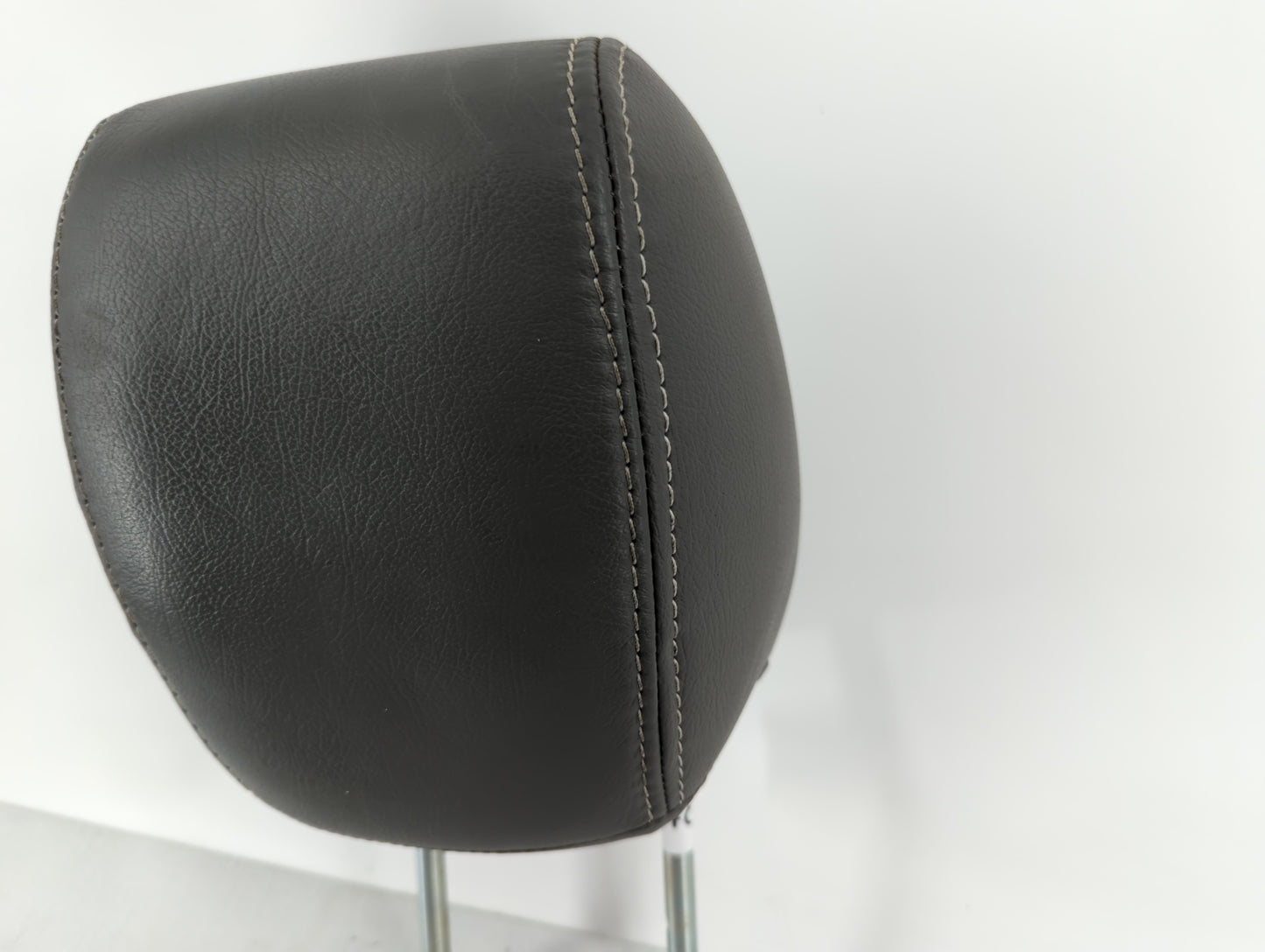 2011 Chevrolet Traverse Headrest Head Rest Front Driver Passenger Seat - Oemusedautoparts1.com