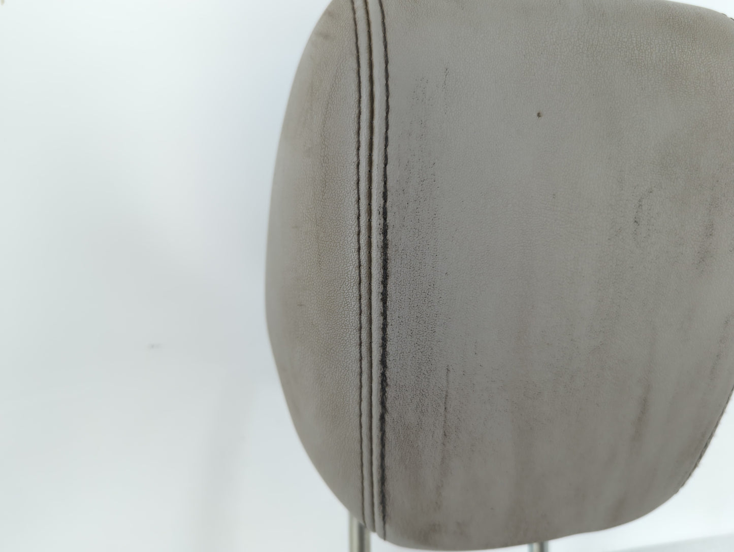 2011 Chevrolet Traverse Headrest Head Rest Front Driver Passenger Seat - Oemusedautoparts1.com
