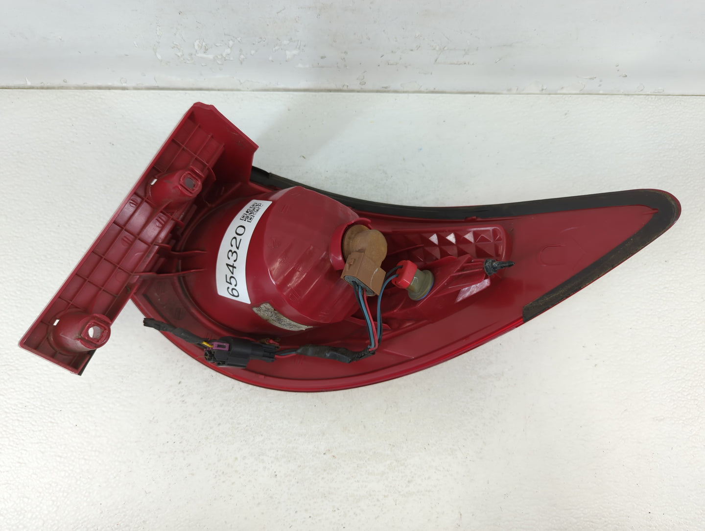 2011 Chevrolet Traverse Tail Light Assembly Driver Left OEM P/N:ZFY-00928-GM Fits OEM Used Auto Parts - Oemusedautoparts1.co