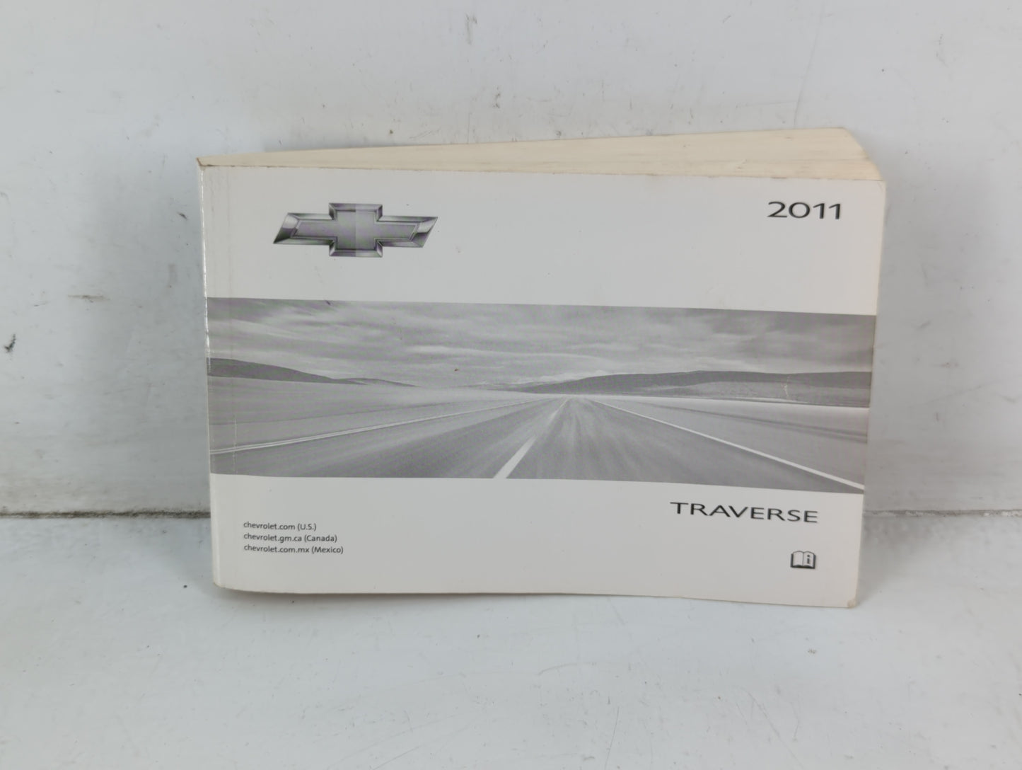 2011 Chevrolet Traverse Owners Manual Book Guide P/N:20759682 A OEM Used Auto Parts - Oemusedautoparts1.com