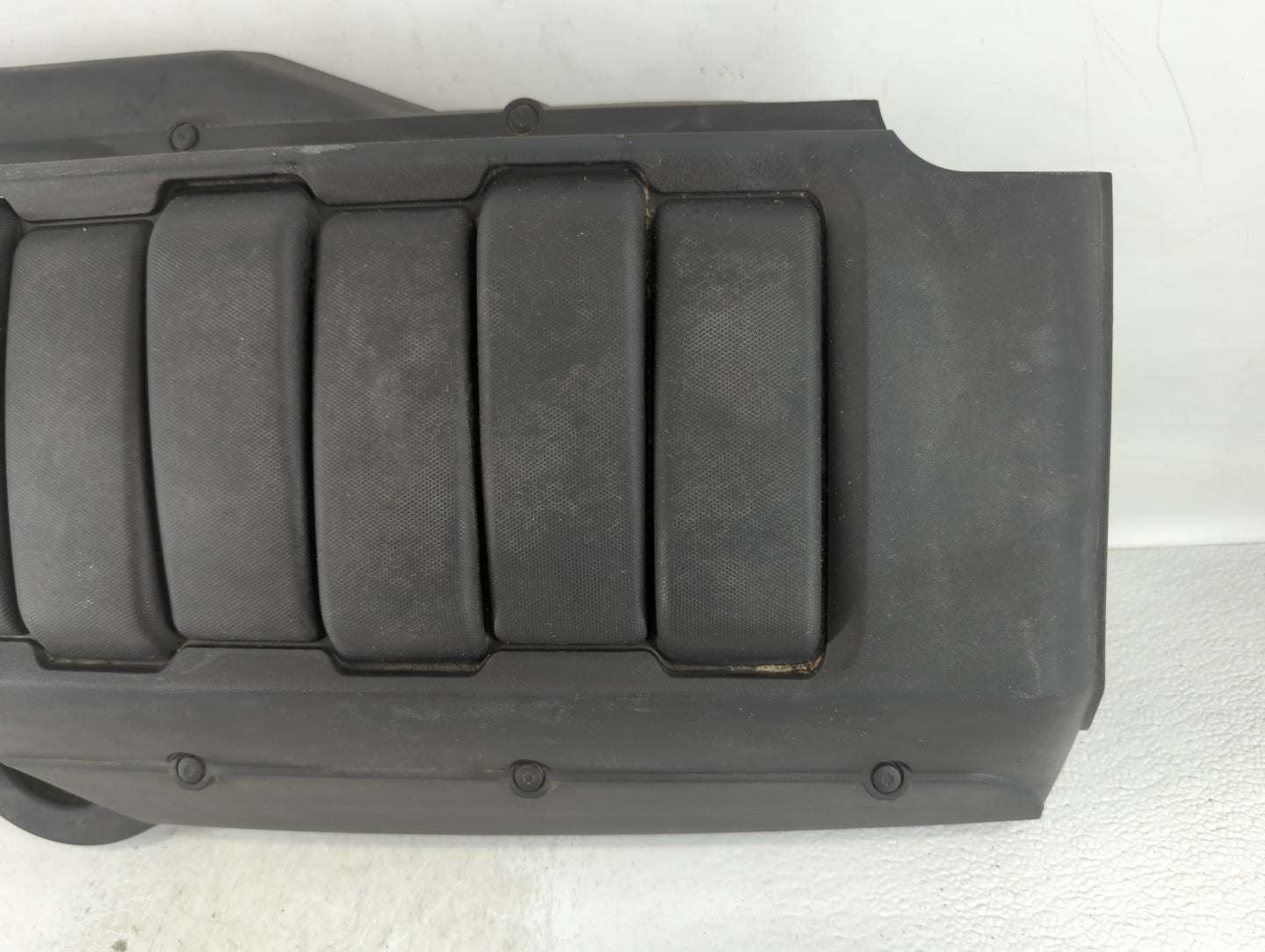 2011 Chevrolet Traverse Engine Cover - Oemusedautoparts1.com
