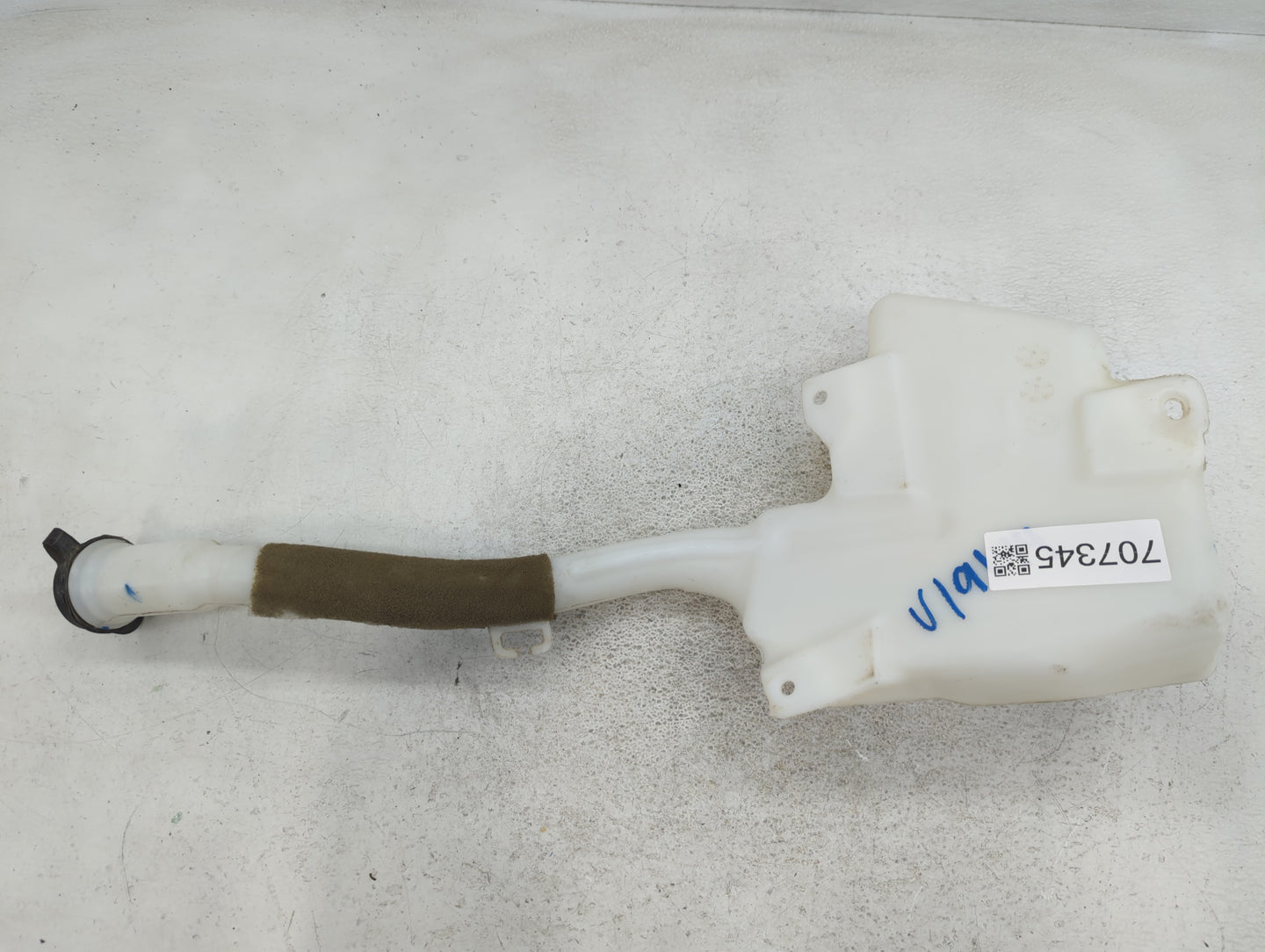 Chevrolet Traverse Windshield Washer Fluid Reservoir Bottle Oem - Oemusedautoparts1.com