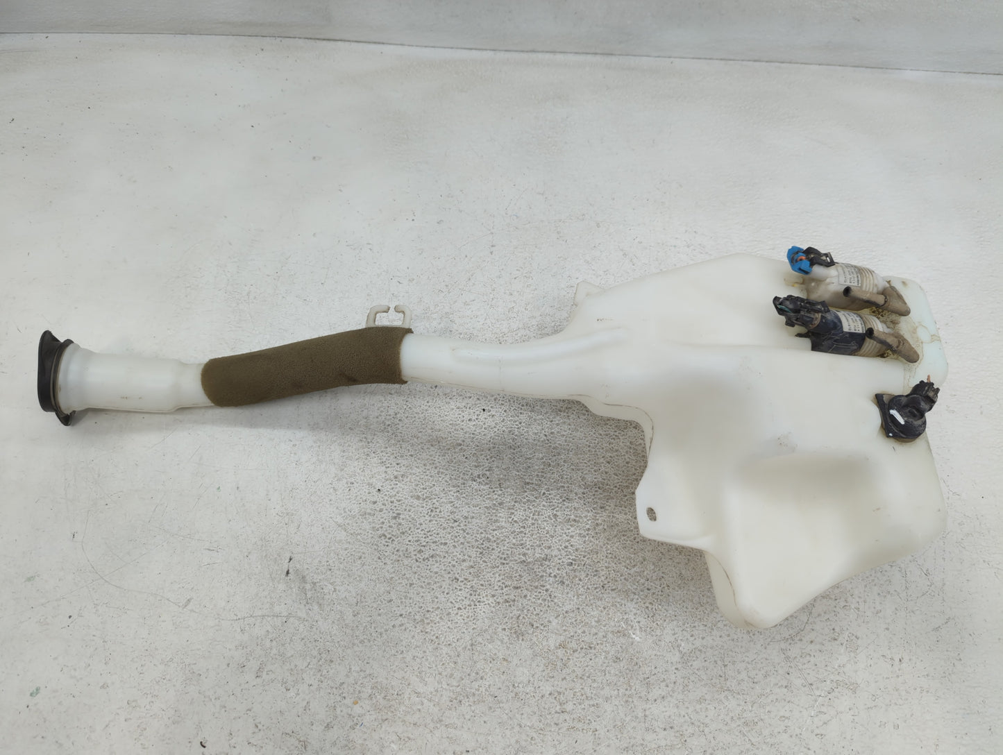 Chevrolet Traverse Windshield Washer Fluid Reservoir Bottle Oem - Oemusedautoparts1.com