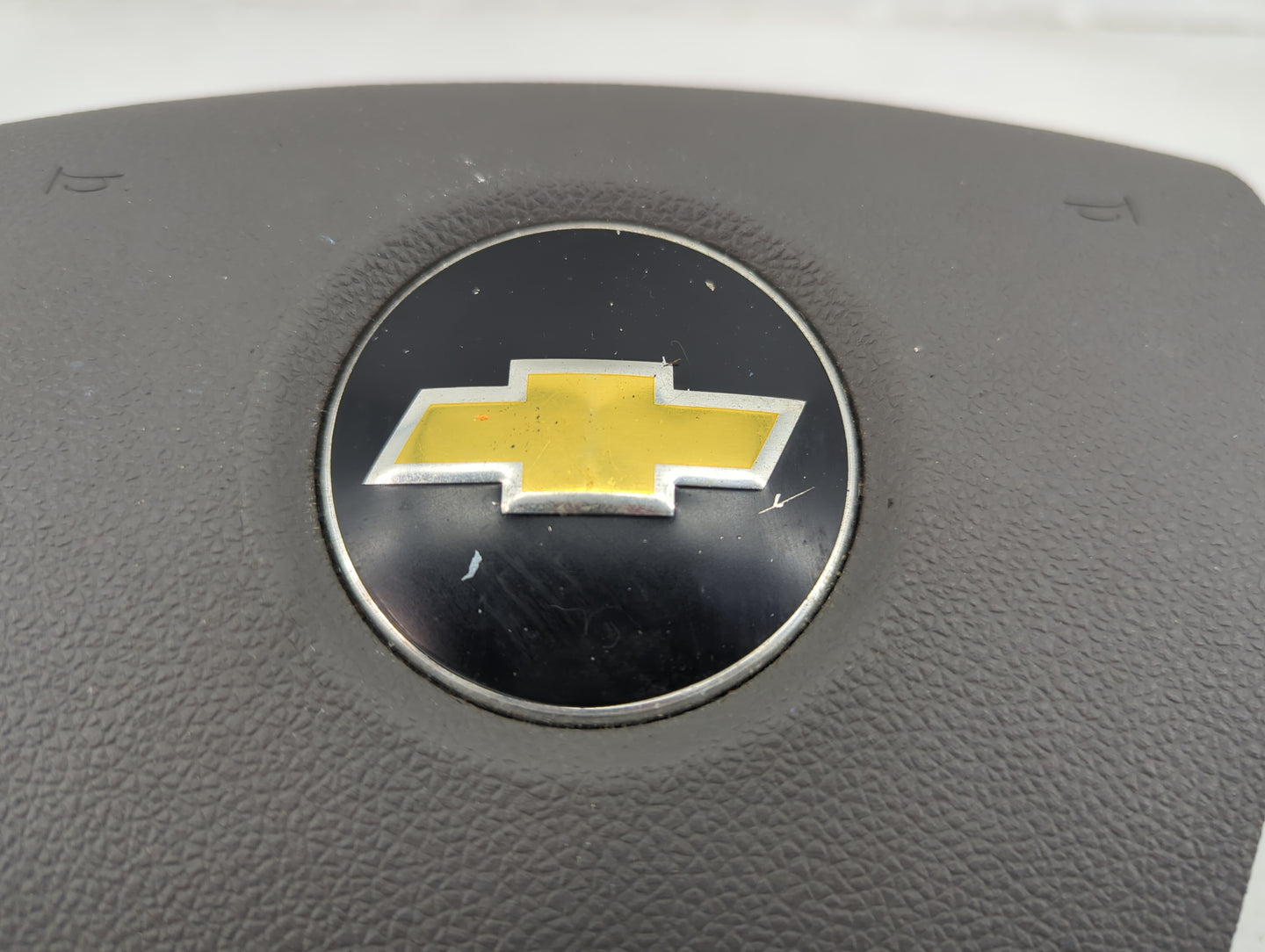 2009-2011 Chevrolet Traverse Air Bag Driver Left Steering Wheel Mounted - Oemusedautoparts1.com