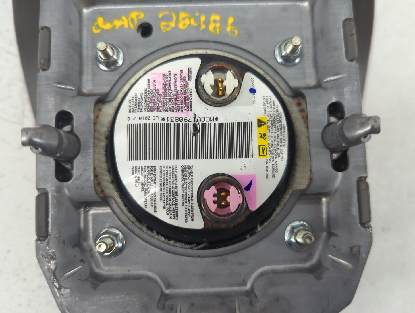 2009-2011 Chevrolet Traverse Air Bag Driver Left Steering Wheel Mounted - Oemusedautoparts1.com