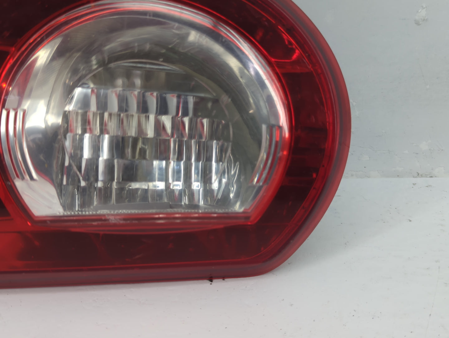 2011 Chevrolet Traverse Passenger Right Side Deck Lid Mounted Tail Light - Oemusedautoparts1.com