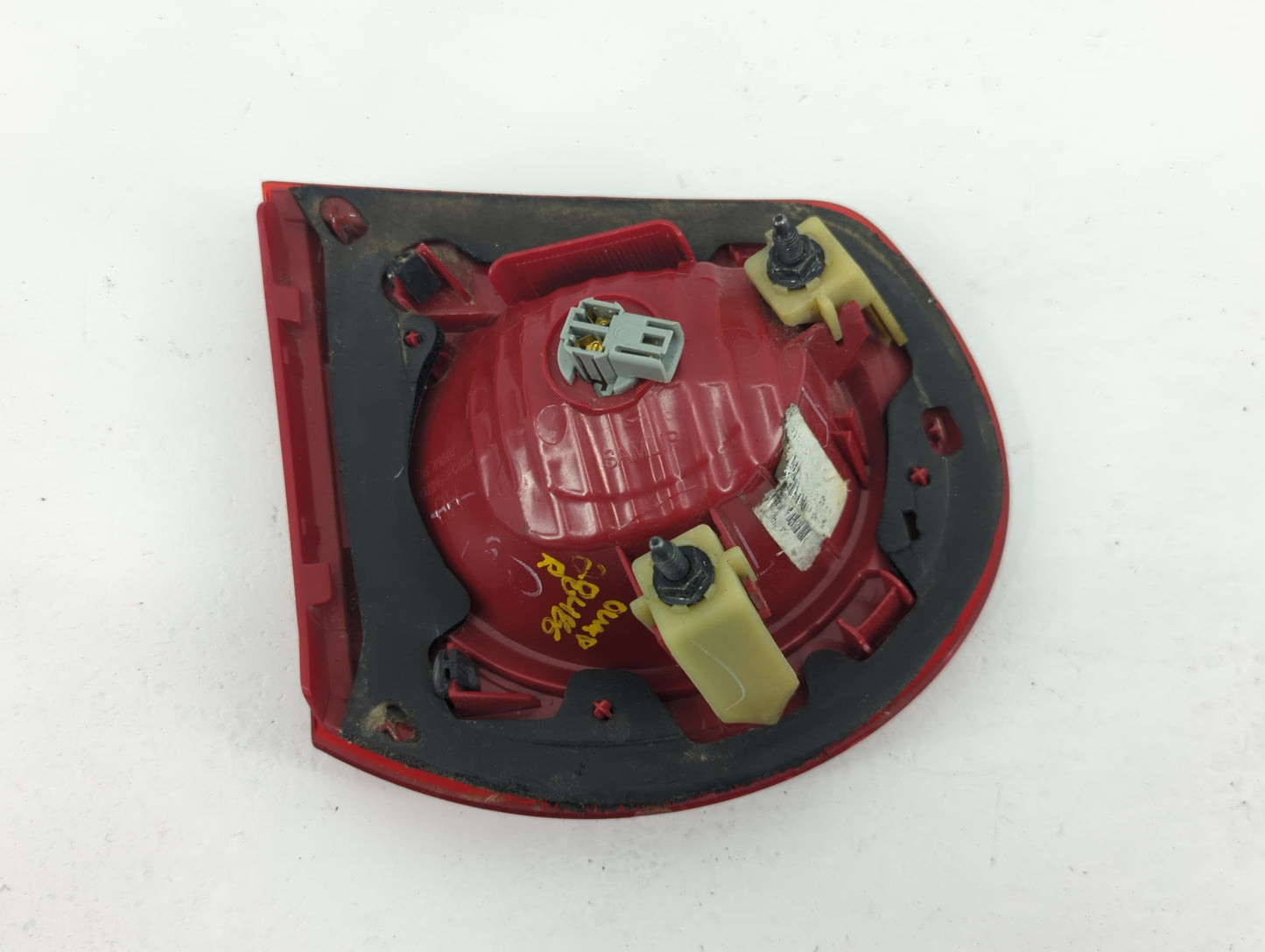 2011 Chevrolet Traverse Passenger Right Side Deck Lid Mounted Tail Light - Oemusedautoparts1.com