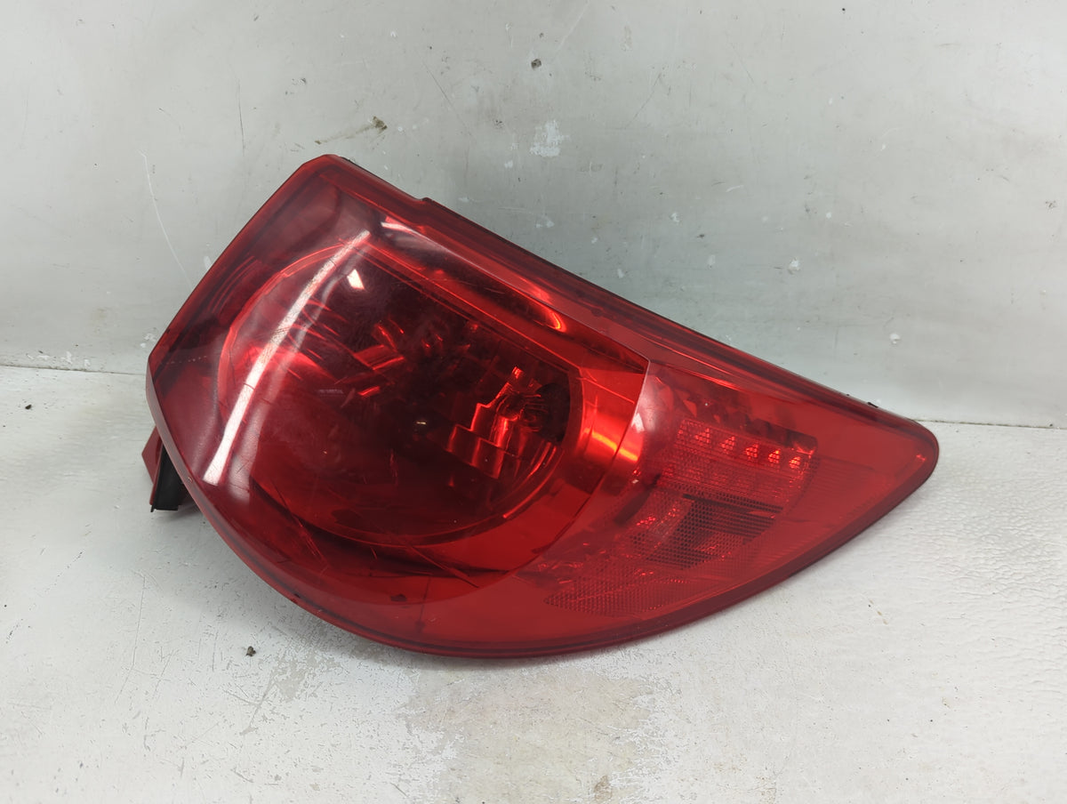 2009-2012 Chevrolet Traverse Tail Light Assembly Passenger Right OEM Fits Fits 2009 2010 2011 2012 OEM Used Auto Parts - Oem