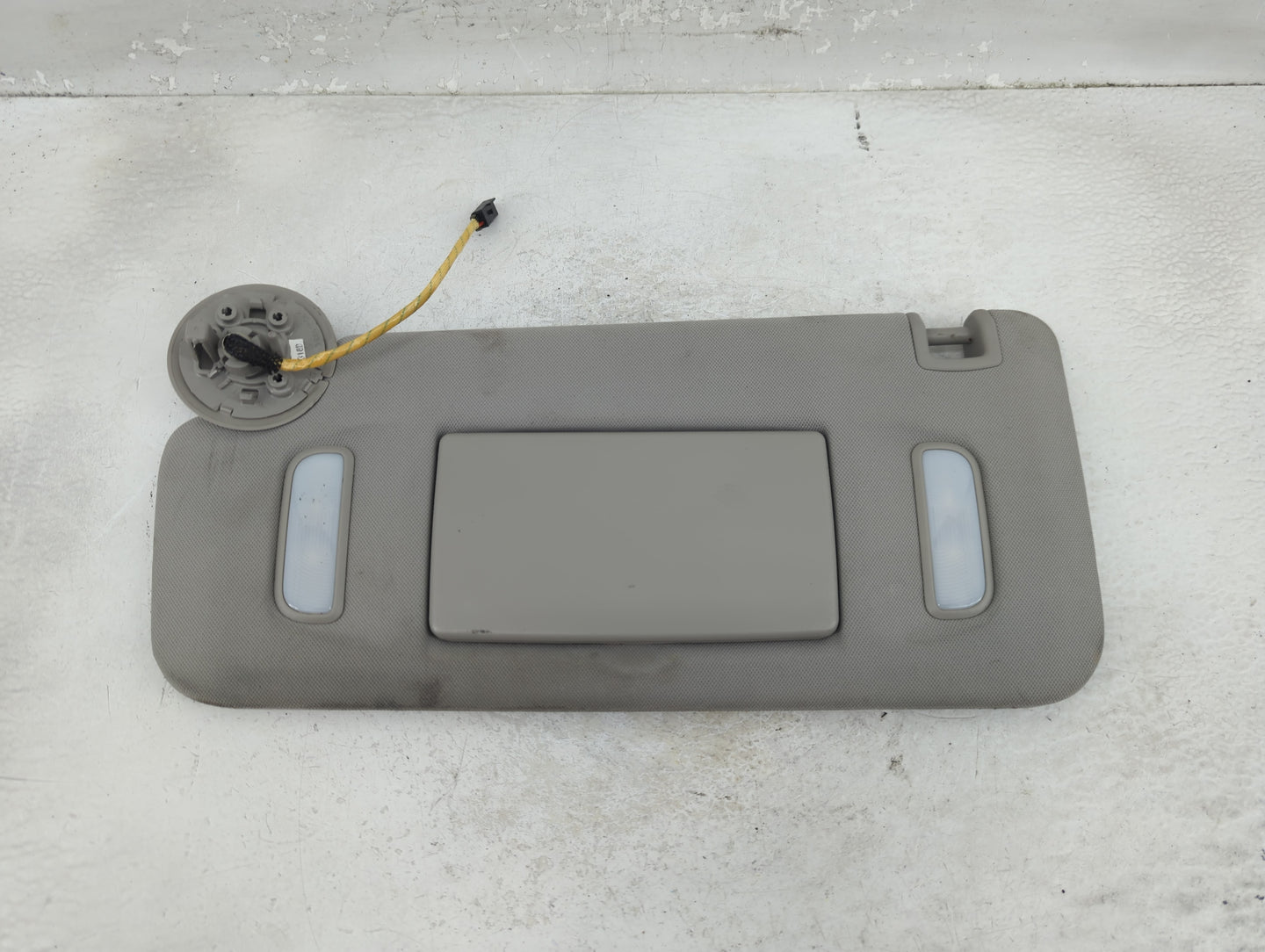 2011 Chevrolet Traverse Sun Visor Shade Replacement Driver Left Mirror Fits OEM Used Auto Parts - Oemusedautoparts1.com