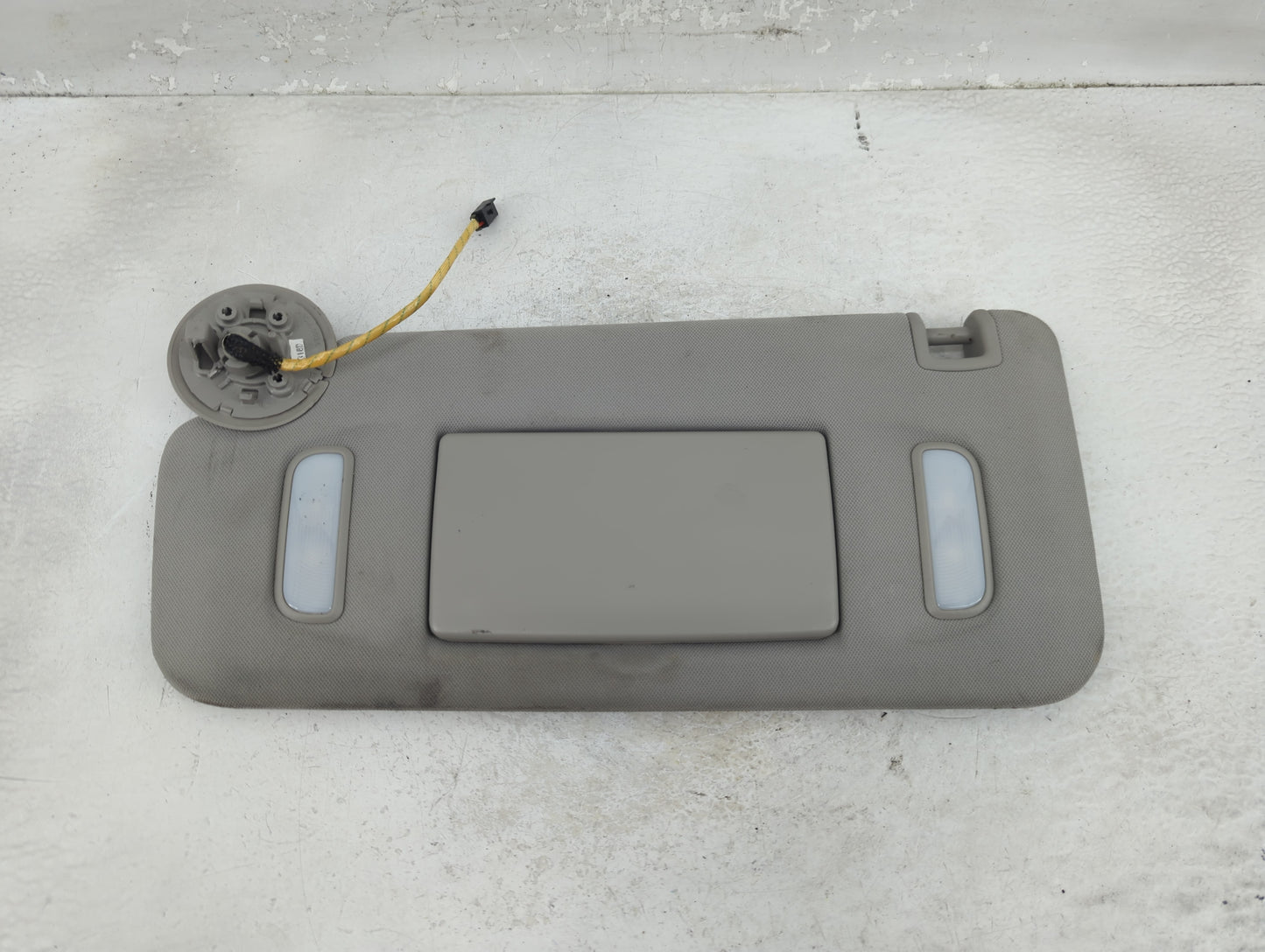 2011 Chevrolet Traverse Sun Visor Shade Replacement Driver Left Mirror Fits OEM Used Auto Parts - Oemusedautoparts1.com