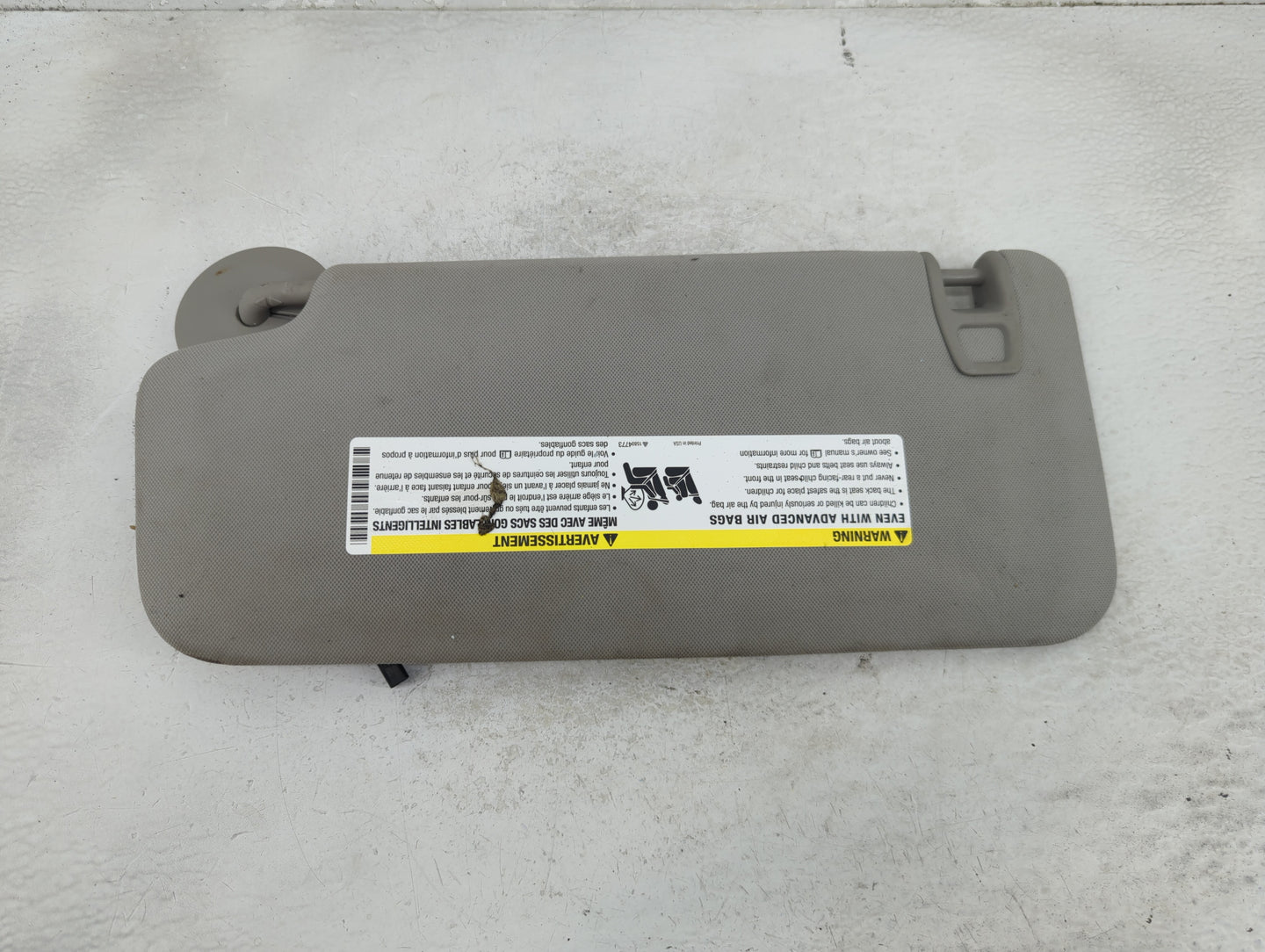 2011 Chevrolet Traverse Sun Visor Shade Replacement Passenger Right Mirror Fits OEM Used Auto Parts - Oemusedautoparts1.com