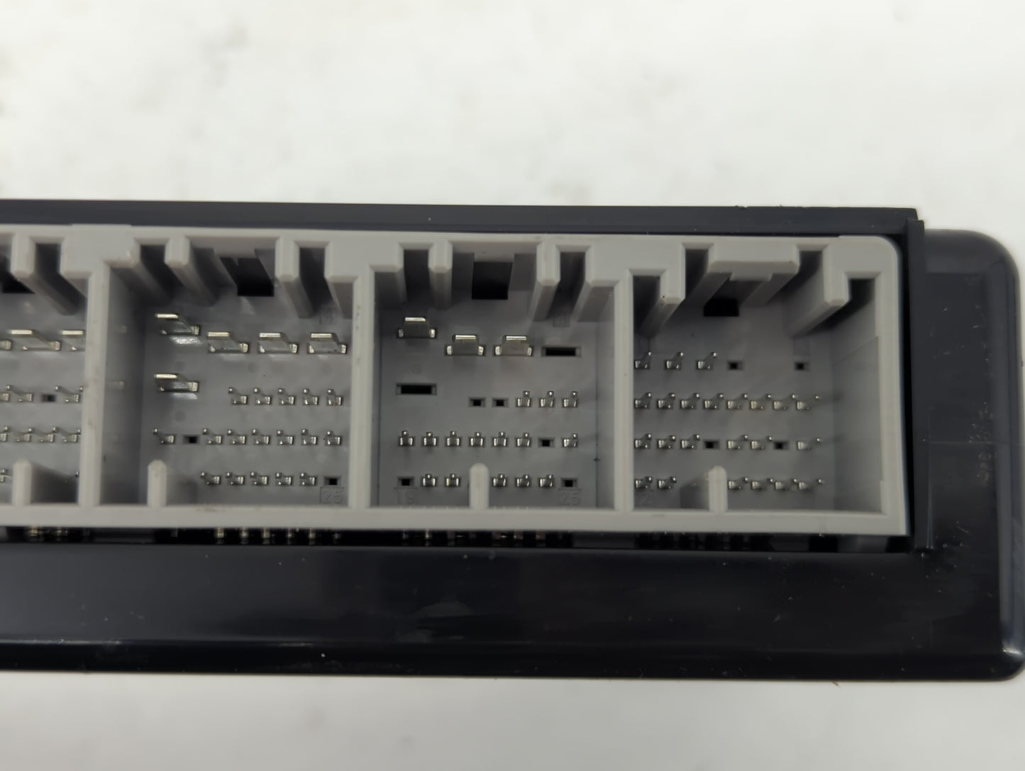 Chevrolet Traverse Body Control Module Bcm Inner Cabin Fuse Box - Oemusedautoparts1.com