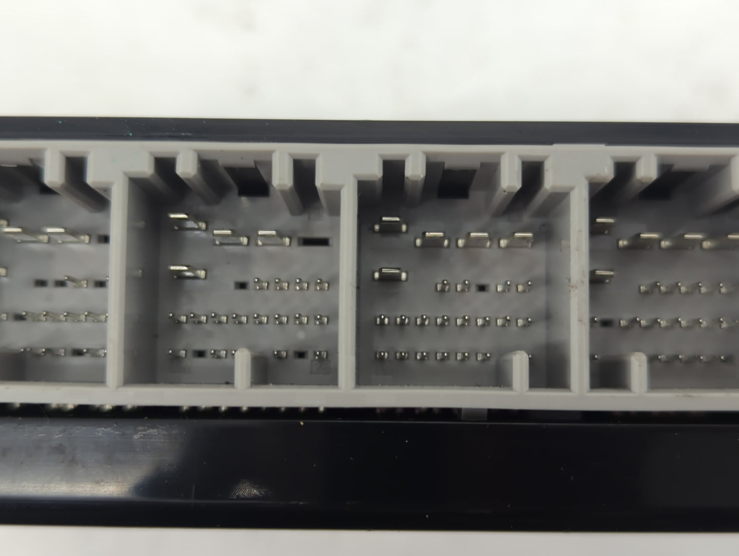 Chevrolet Traverse Body Control Module Bcm Inner Cabin Fuse Box - Oemusedautoparts1.com