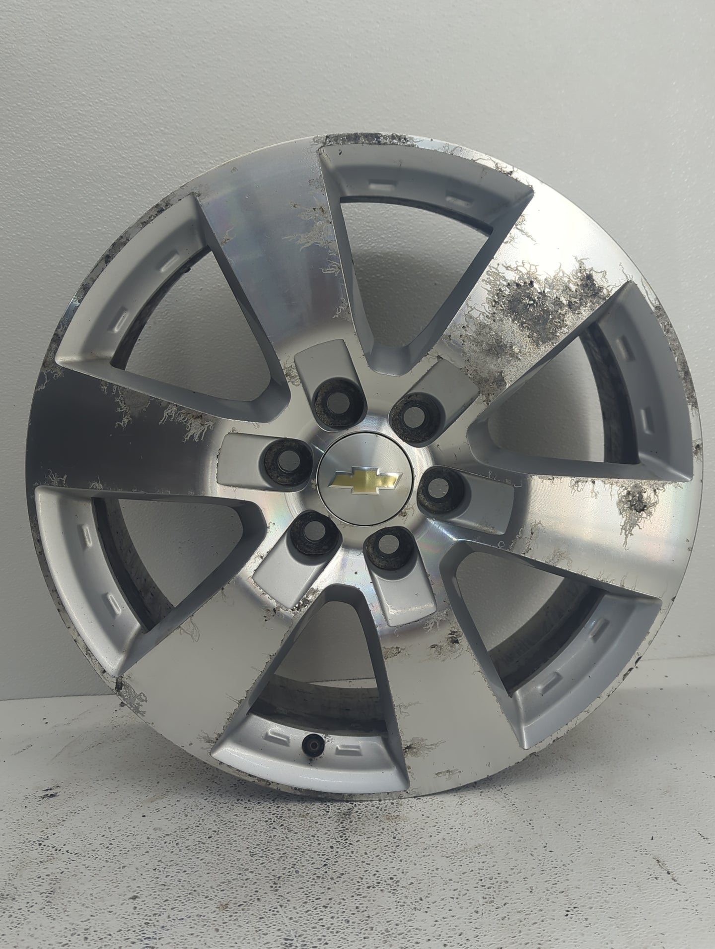 2009-2015 Chevrolet Traverse Oem Wheel Rim 898151 - Oemusedautoparts1.com