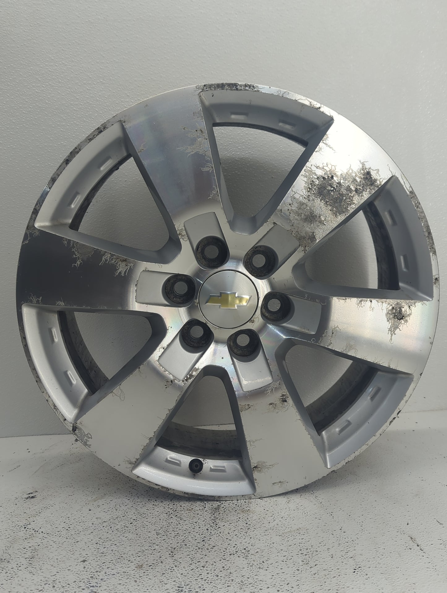 2009-2015 Chevrolet Traverse Oem Wheel Rim 898151 - Oemusedautoparts1.com