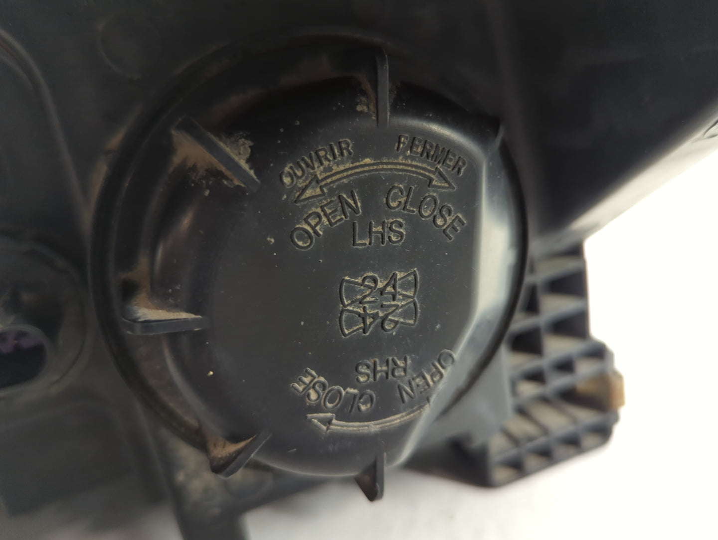 2011 Chevrolet Traverse Passenger Right Oem Head Light Headlight Lamp - Oemusedautoparts1.com