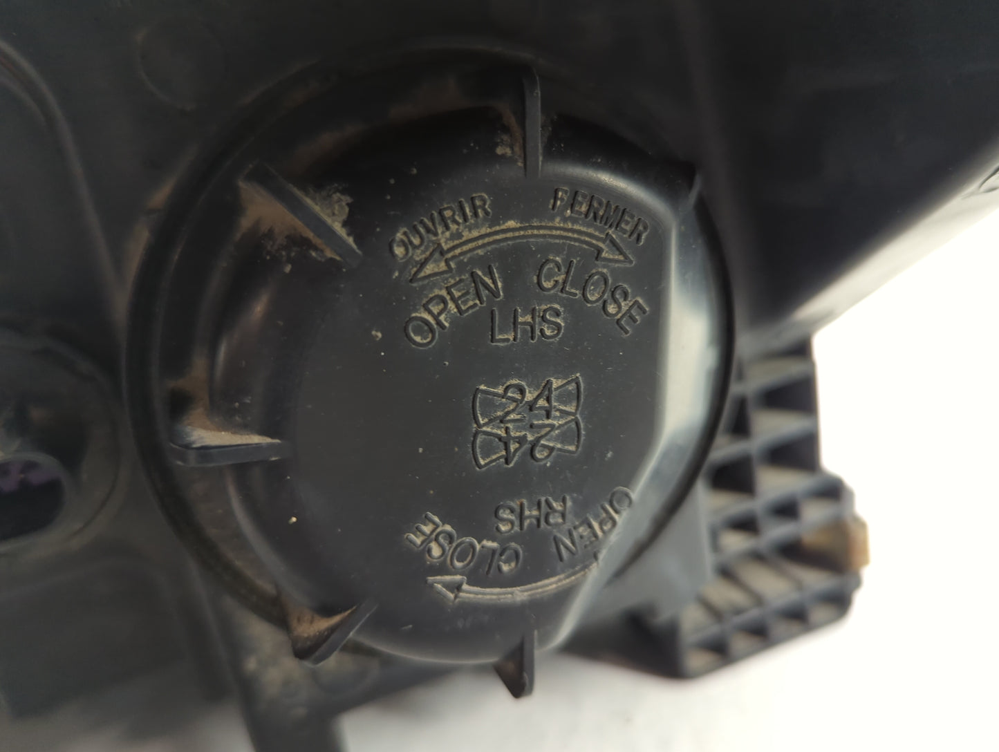 2011 Chevrolet Traverse Passenger Right Oem Head Light Headlight Lamp - Oemusedautoparts1.com