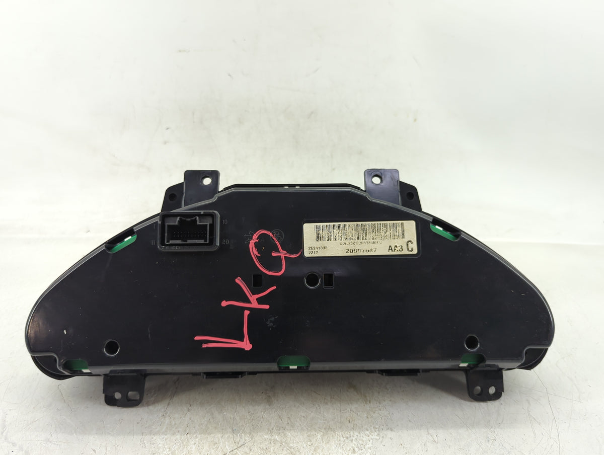 2009-2013 Chevrolet Traverse Instrument Cluster Speedometer Gauges P/N:20907547 26241332 Miles:114K Fits OEM Used Auto Parts