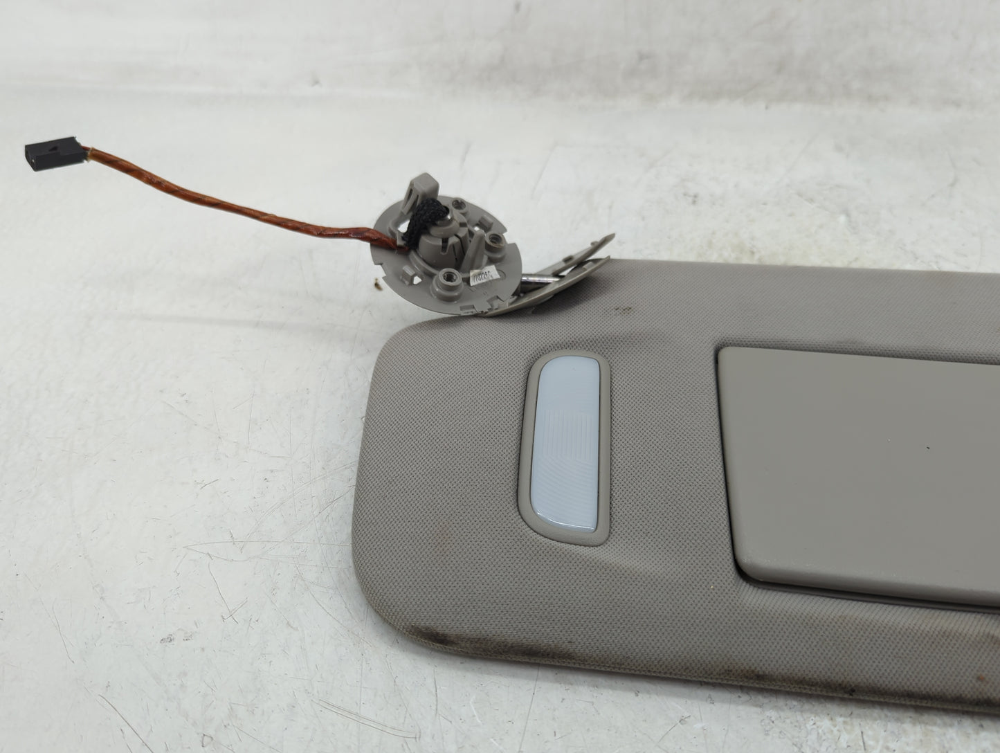 2011 Chevrolet Traverse Sun Visor Shade Replacement Driver Left Mirror Fits OEM Used Auto Parts - Oemusedautoparts1.com
