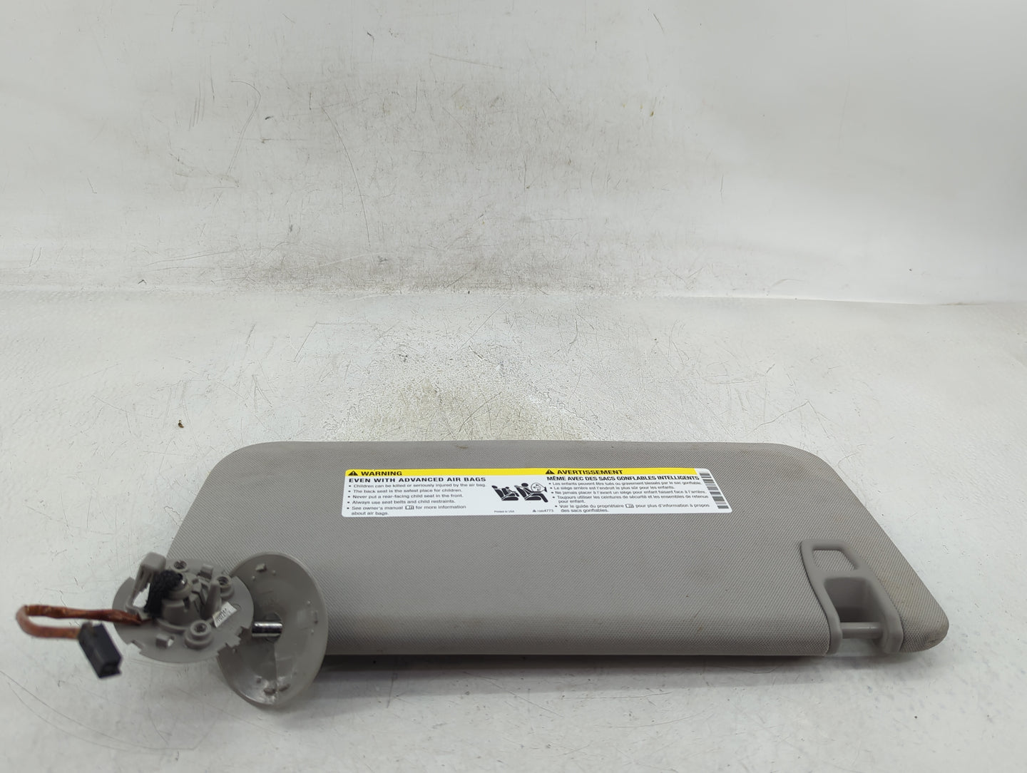 2011 Chevrolet Traverse Sun Visor Shade Replacement Driver Left Mirror Fits OEM Used Auto Parts - Oemusedautoparts1.com