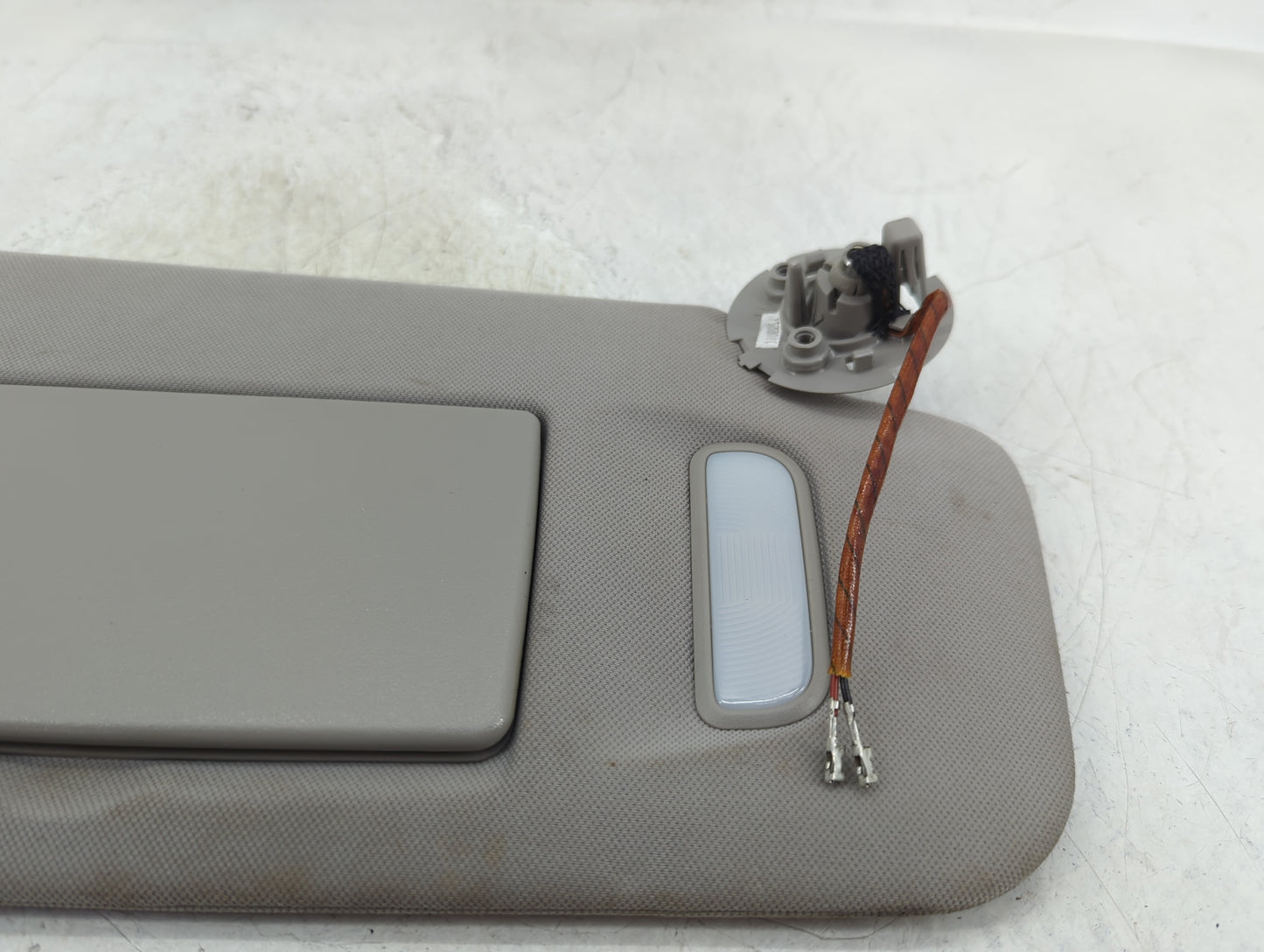 2011 Chevrolet Traverse Sun Visor Shade Replacement Passenger Right Mirror Fits OEM Used Auto Parts - Oemusedautoparts1.com